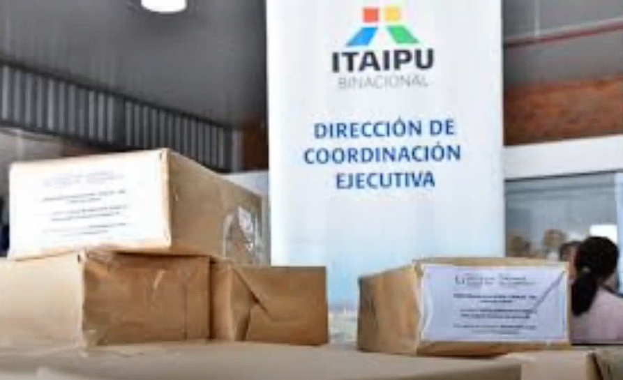 Itaipu distribuye libros de cuentos en kits escolares del MEC