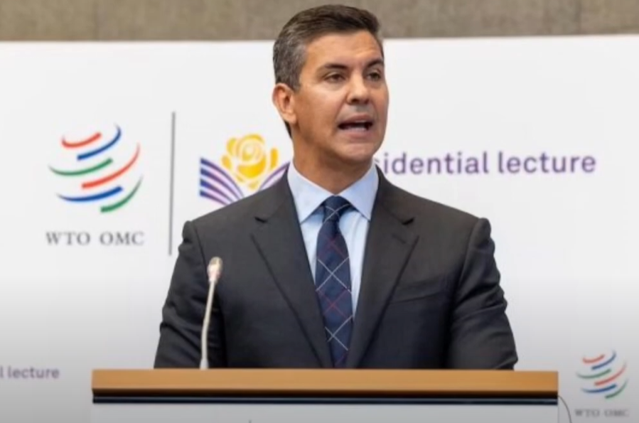Santiago Peña da histórico discurso ante 166 países en la OMC