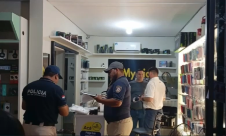Enmascarados y con armas de fuego, roban un comercio en Pedro Juan Caballero