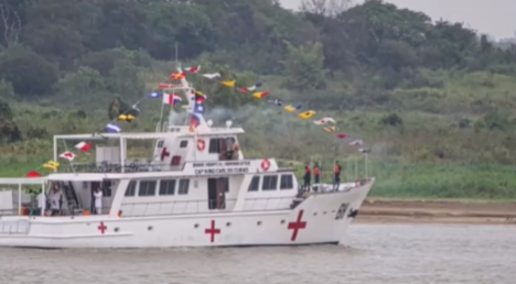 Buque hospital rumbo a Puerto Rosario para brindar asistencia médica.