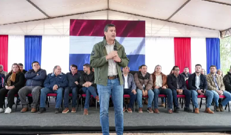 El presidente Santiago Peña visitó varias localidades del departamento de Misiones.