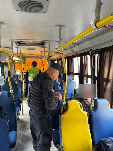 Asunción: Operativo de control en buses urbanos para reforzar la seguridad ciudadana.