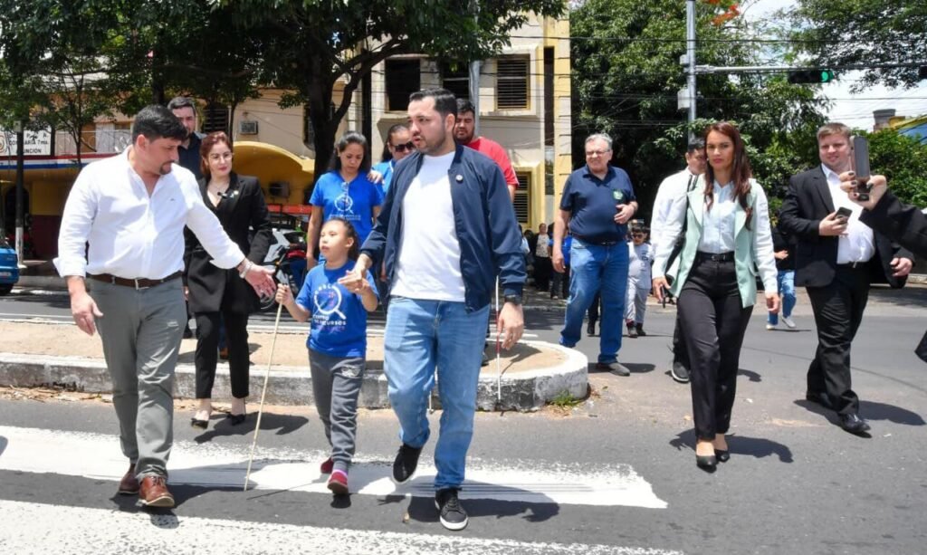 Asunción instala nuevos semáforos inteligentes con tecnología inclusiva