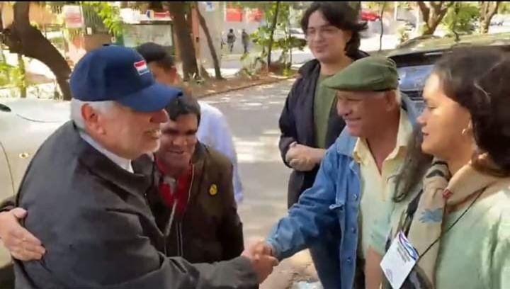 Ex-Presidente Fernando Lugo reaparece en público y conmueve al país con su imagen más reciente