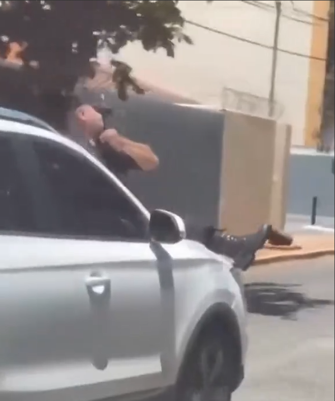 Conductora detendida tras arrastrar a un subcomisario sobre el capó de su vehículoen Asunción