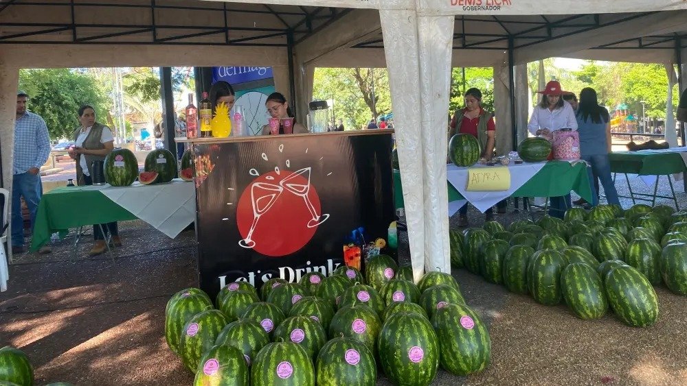 Cordillera premia a la sandía de 20 KILOS.
