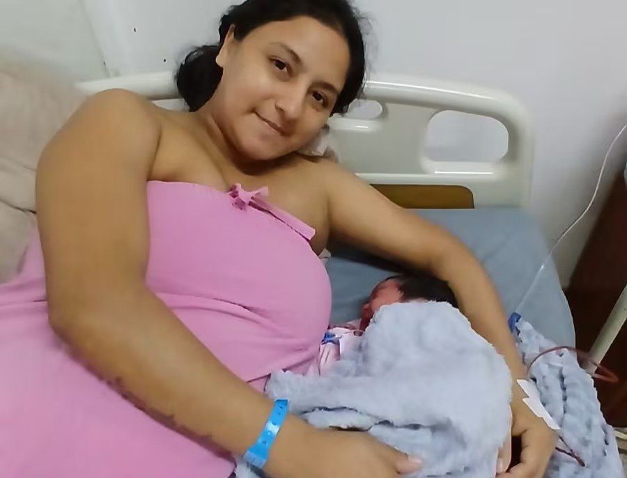 La historia de Jade Aitana, la niña que nació a las 00:12 del 25 de diciembre.