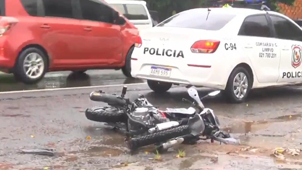 Motociclista fallece en accidente en Limpio