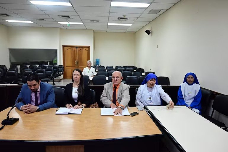 Juicio a falsas monjas por trata de personas