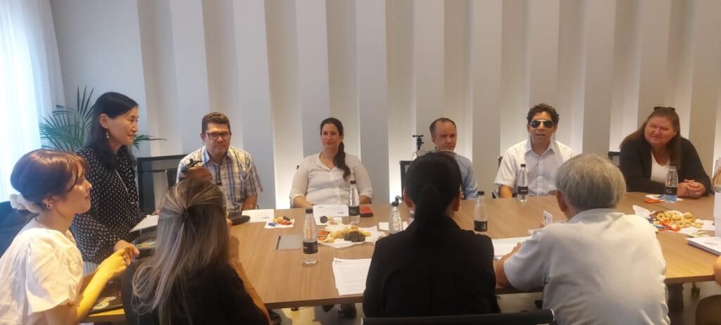 El Sr Toshihiro Higashi, representante de la (JICA), compartió la experiencia del Japón en DD.HH.