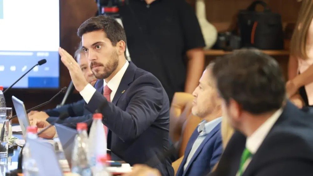 Interpelación al titular del IPS