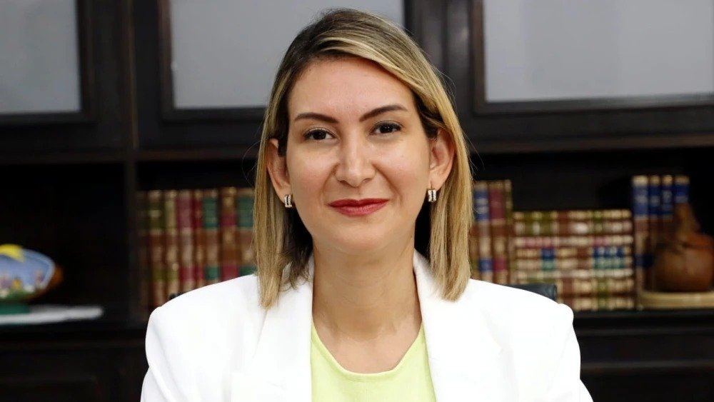 💼 Ministra de Trabajo critica sistema de cálculo del salario mínimo