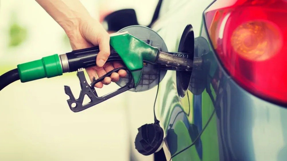 Tercera suba en los combustibles