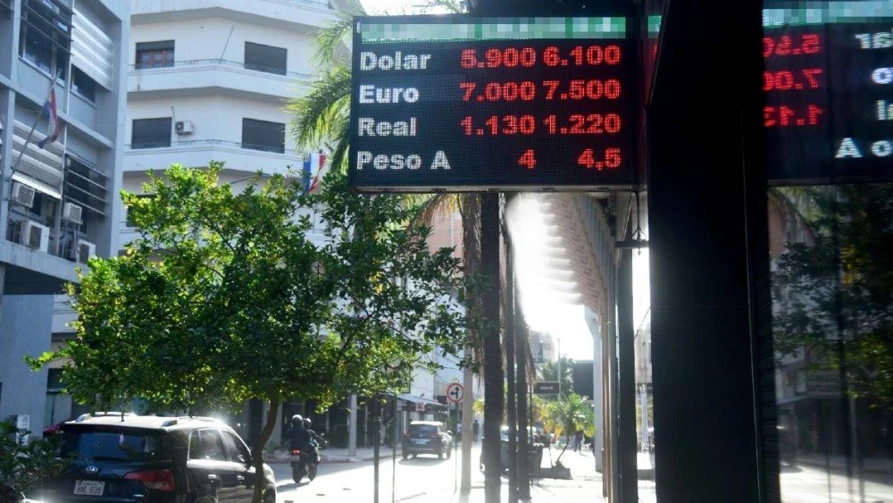 Dólar reconfigura la economía