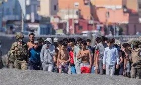 jovenes marroquies ceuta