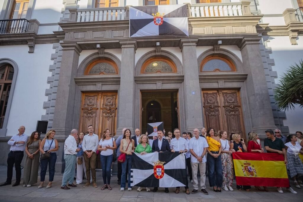 Santa Cruz muestra su solidaridad con Ceuta y reivindica el respeto a la integridad territorial