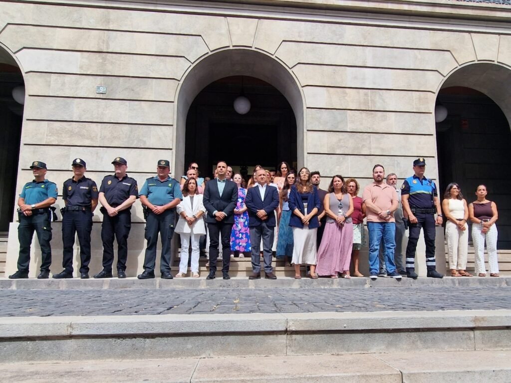 Santa Cruz guarda un minuto de silencio por la última víctima de violencia de género