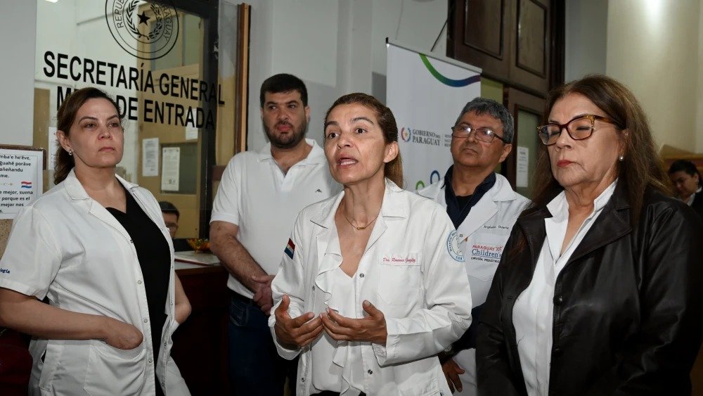 Alerta sanitaria: más de 600 médicos renuncian en Paraguay
