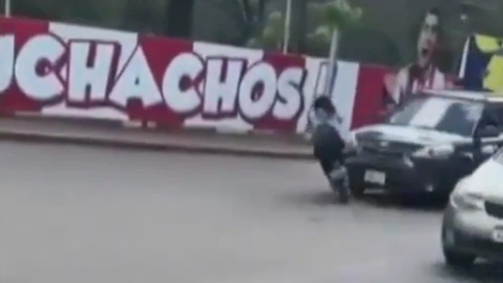 🚨 Conductora de moto eléctrica atropellada en Asunción