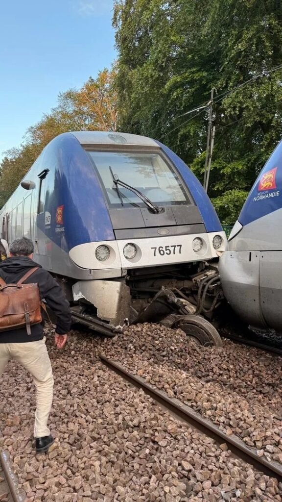 Decenas de heridos tras descarrilar un tren regional en Normandía
