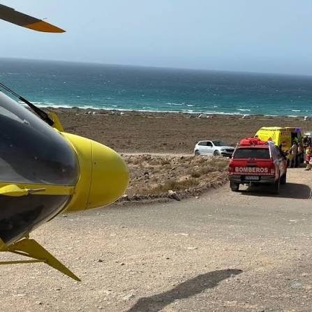 Inclusión Tenerife TV | Surfista evacuado en helicóptero tras un accidente en El Cotillo